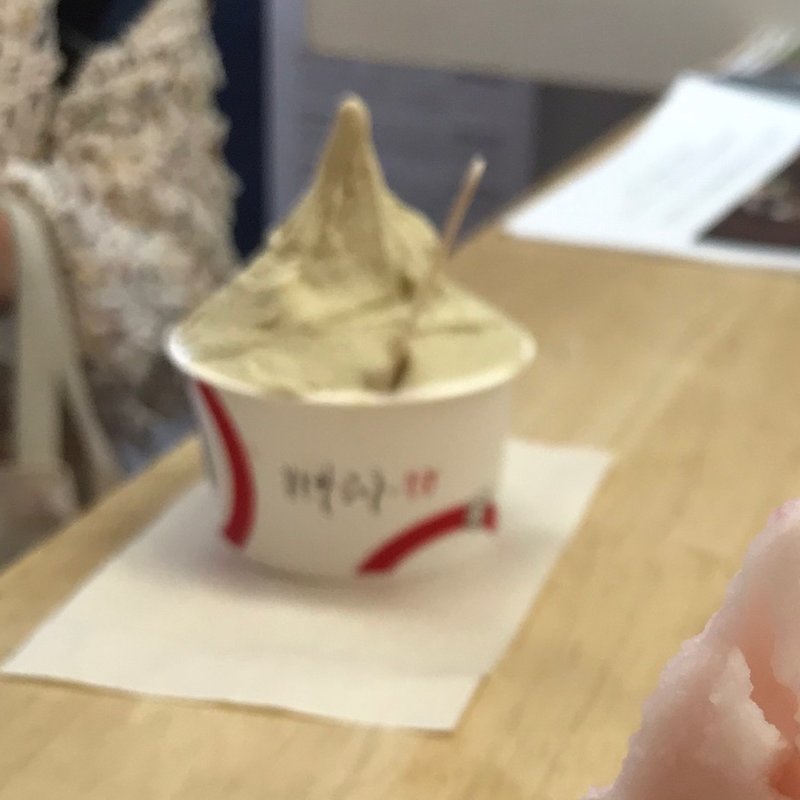 スモモのジェラート(ともみジェラート)