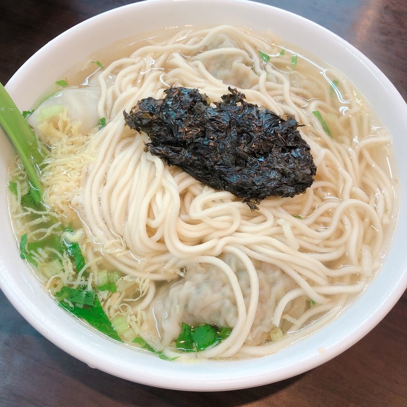 ジャンボ野菜入りワンタンメン(温州大饅頭)