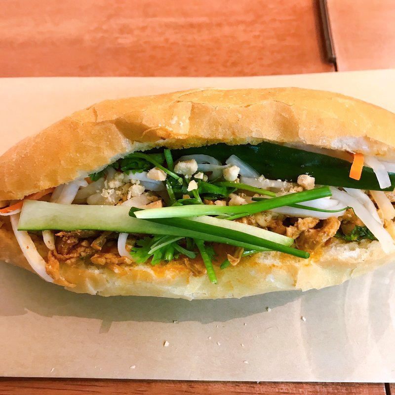 ヨダレ鶏のバインミー(Banh Mi 83)