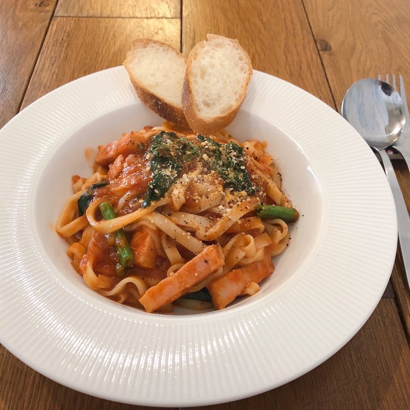 ベーコンのトマトパスタ(sandish cafe(サンディッシュ·カフェ))