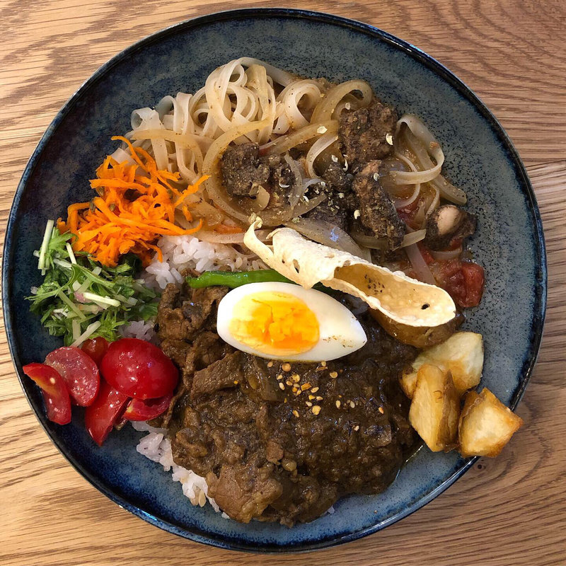 阿蘇赤牛カレー&スパイスカレーフォー(Kumeys)