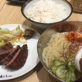 盛岡冷麺と牛タン焼定食(利久pasar蓮田SA店)