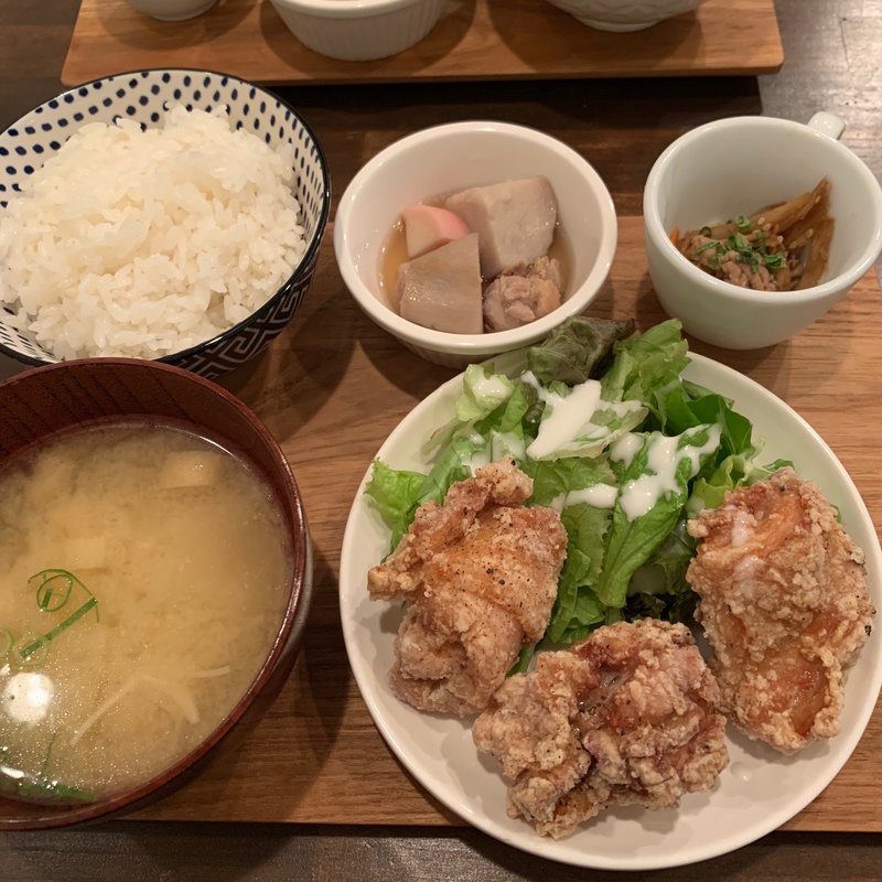 唐揚げ定食(ゆうひ食堂)