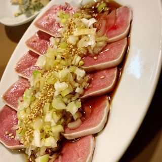 たん刺し(もつ焼ウッチャン 新宿思い出横丁店)