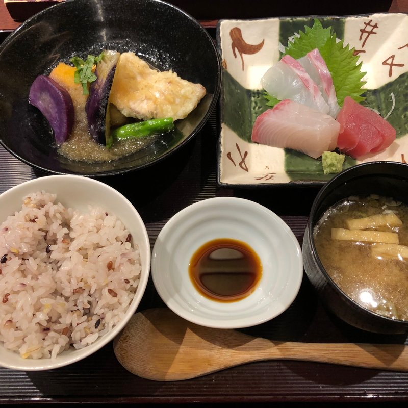 選べる二種盛り定食　夕方　刺身プラス300円(大かまど飯 寅福 ルミネ新宿店)