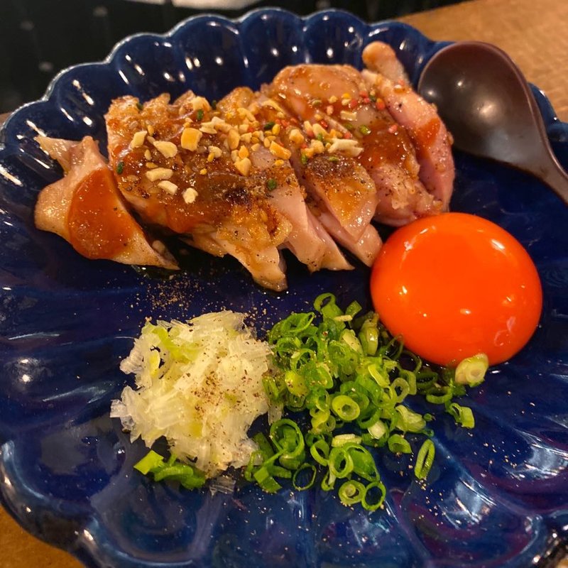 朝引きもも肉の炙りユッケ(チキン マーケット （CHICKEN MARKET）)