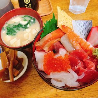 海鮮丼(大乃家食堂6:30～)