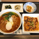 日替わり麺と小麻婆豆腐丼セット