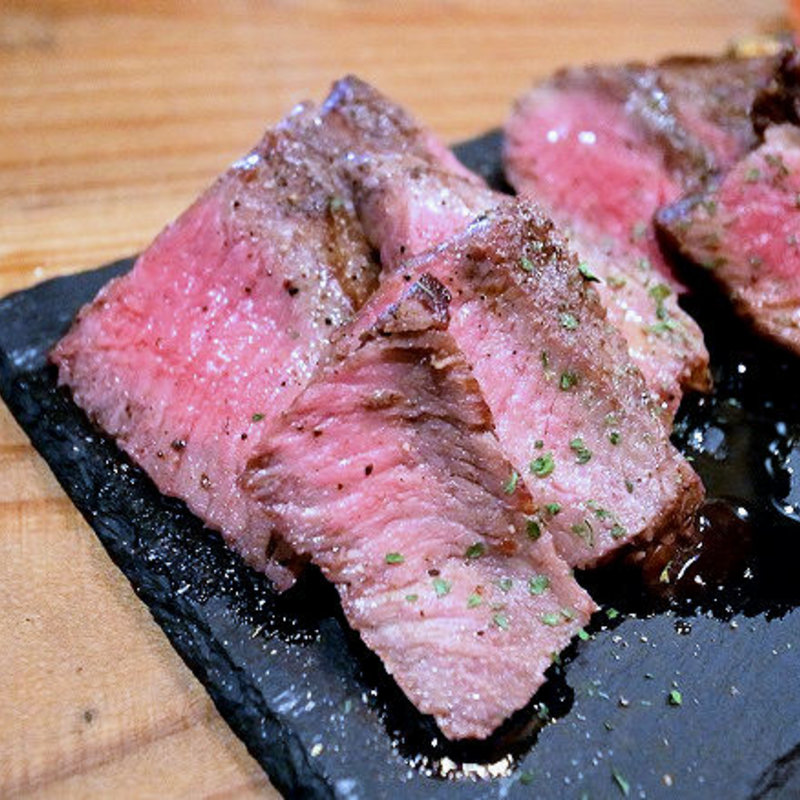 リブロース100g(ビストロ カタマリヤング)