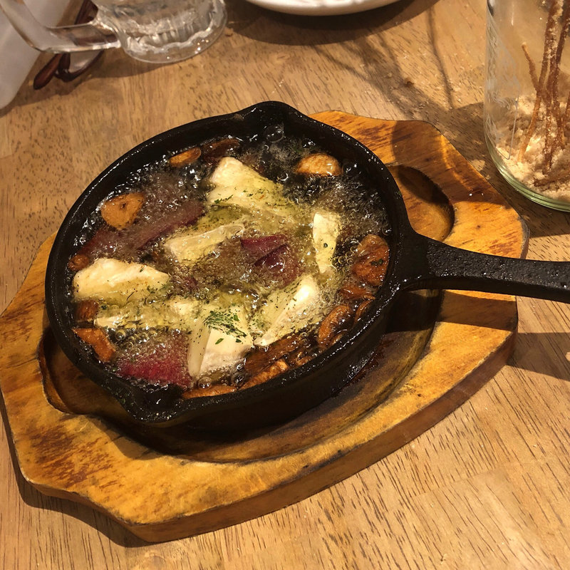 本日のアヒージョ(江坂バル 炭火とお肉とお魚と Mr.MEAT & Ms.CHEESE)