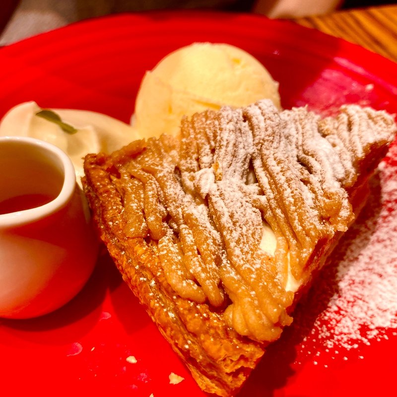 モンブランアップルパイ(GRANNY SMITH APPLE PIE & COFFEE 二子玉川店)