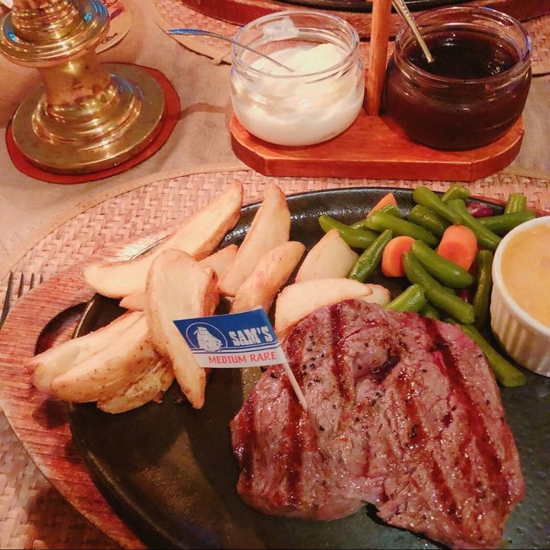 カフェスペシャルステーキ（M）(サムズ カフェ )