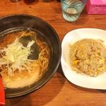 週替りランチA(ラーメンと半チャーハン)(中華&BAR TENSUI)