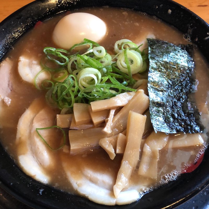 純チャーシューメン(半熟味玉入り)(豚の骨（奈良がむしゃら） （【旧店名】屋台ラーメン がむしゃら）)