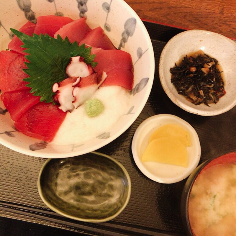 鮪の彩り丼(みはる)