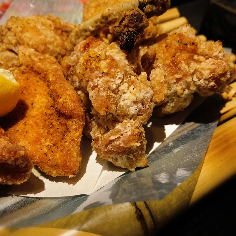 三種の変わり種唐揚げお定食(京の町 梅田店)