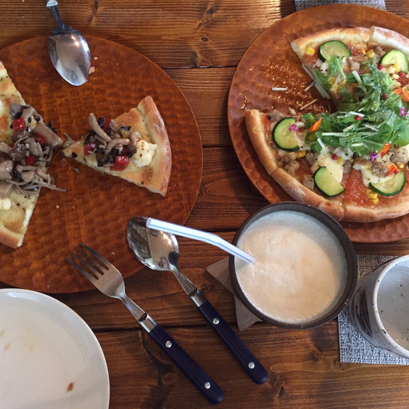 ピザ(川のほとりのコーヒースタンド カワカフェ)