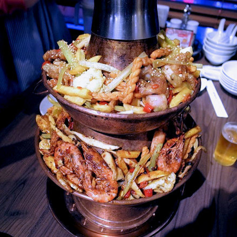 二重カエル海鮮汁無し炭鍋(竹香園)