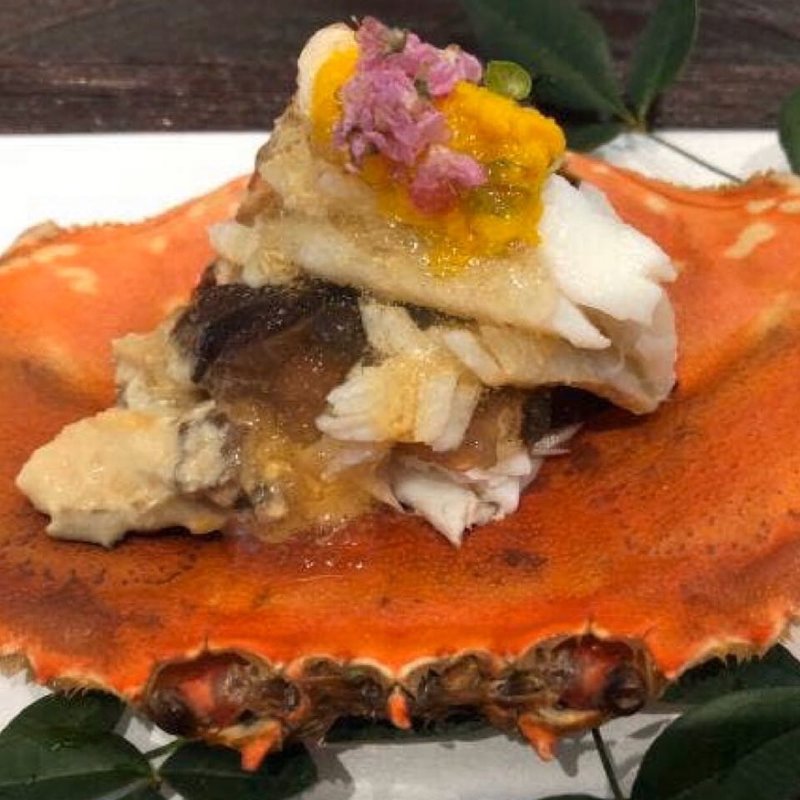 渡り蟹キクラゲ黄菊のジュレ酢かけ(青草窠)