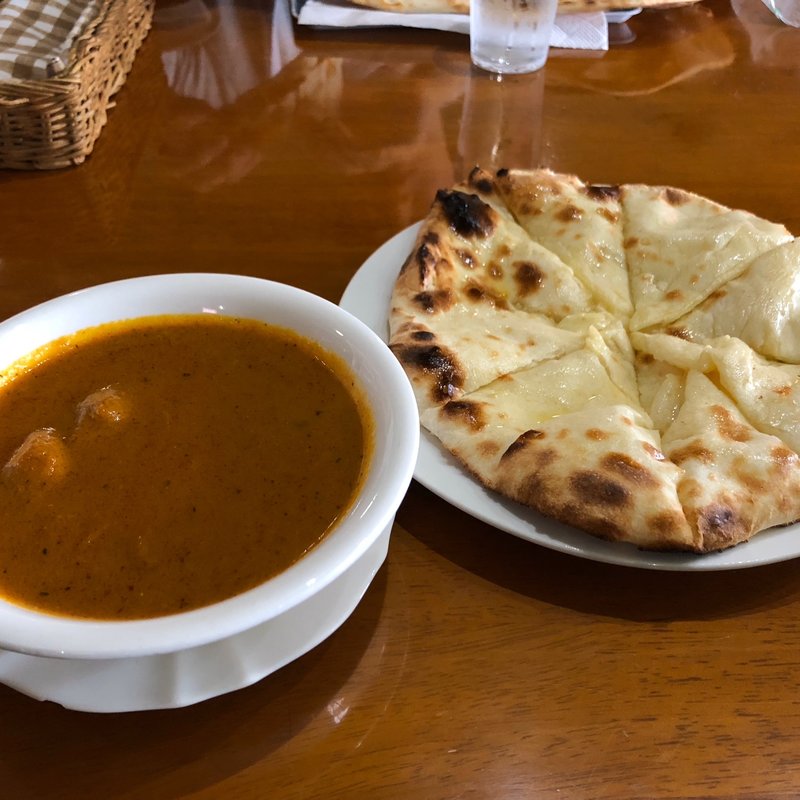 バターチキンカレー+チーズナン(ロティー)