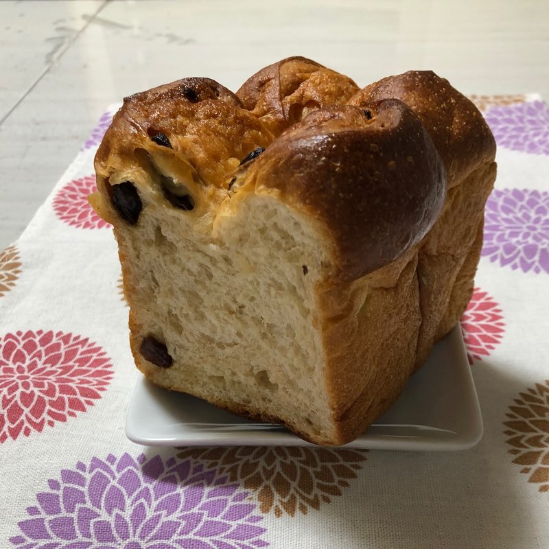 レーズンブレッド1/2(ベーカリーみやぱん)