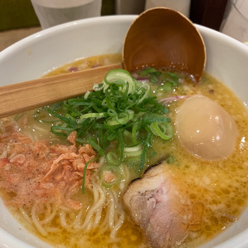 よってこやとんこつ「えびとん」(よってこや 新宿南口店 )