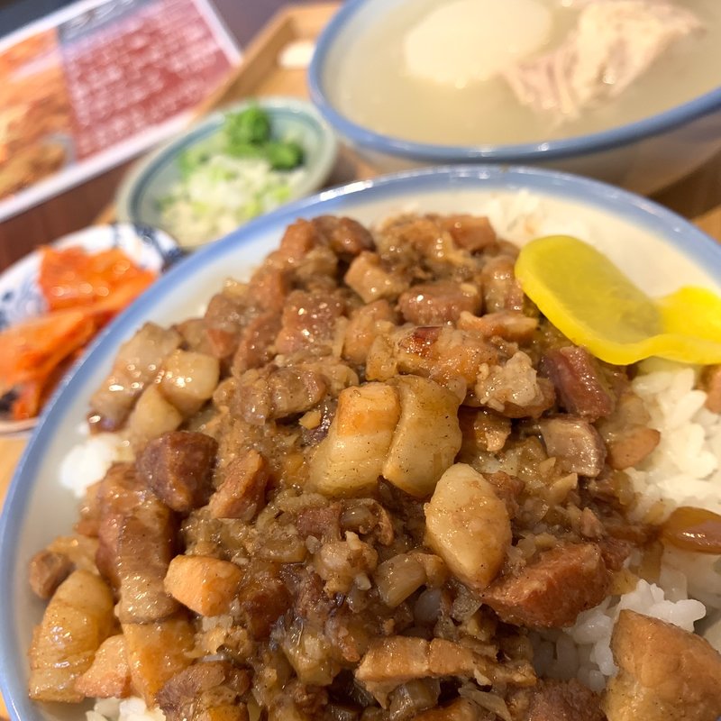 ルーロー飯スープセット(大盛)(台湾CHA苑)