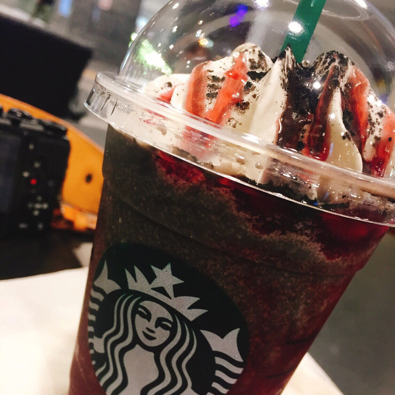 ハロウィンダークナイトフラペチーノ(スターバックス)