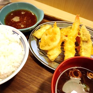 海老一本定食 えびのや 高田馬場店 の口コミ一覧 おいしい一皿が集まるグルメコミュニティサービス Sarah