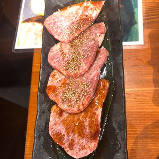 (炭火焼肉 ぐら)