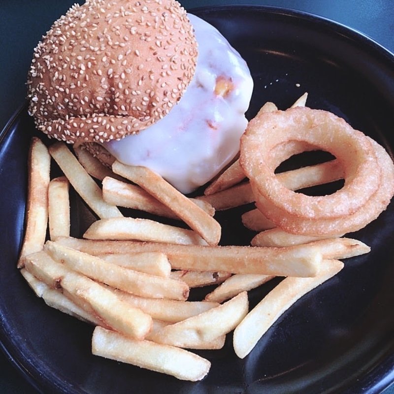 (ラッキーピエロ 本通店)