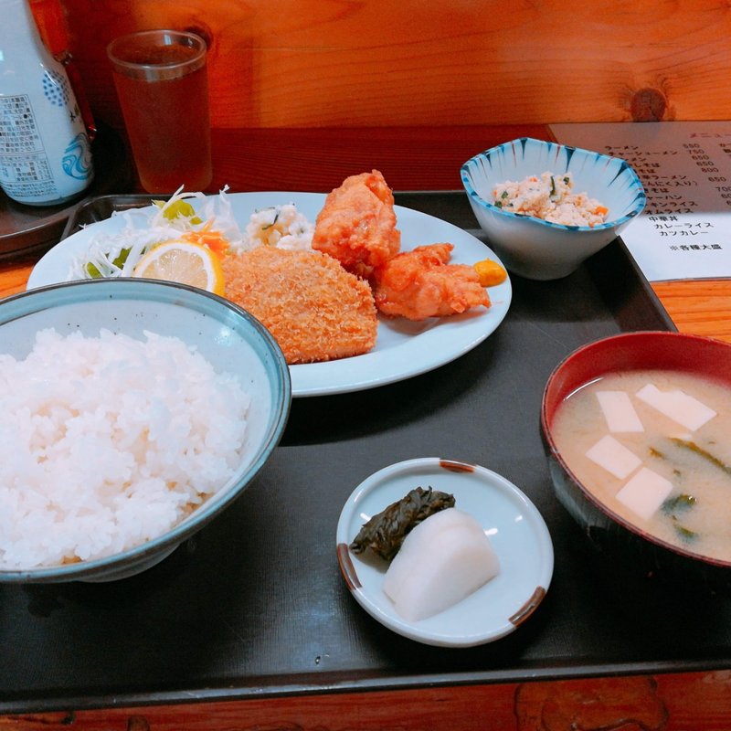 日替わりランチ　ハムカツと唐揚げ(ことぶき家食堂)
