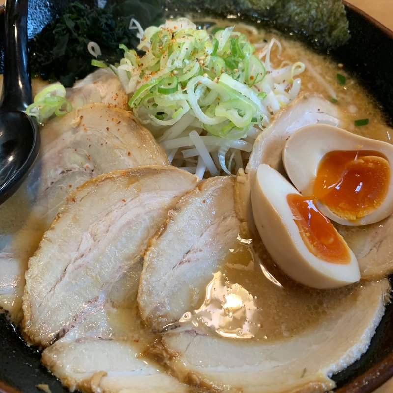赤の味噌　チャーシュー麺＋味玉(味噌の金子 海老名店)