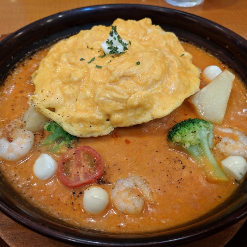 海老とモッツァレラチーズのトマトクリームオムライスドリア(卵と私 新大阪店)
