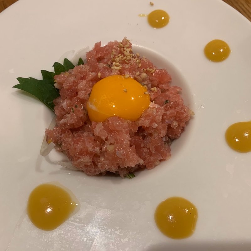 鮪ユッケ(蔵元直送酒場 上よし)