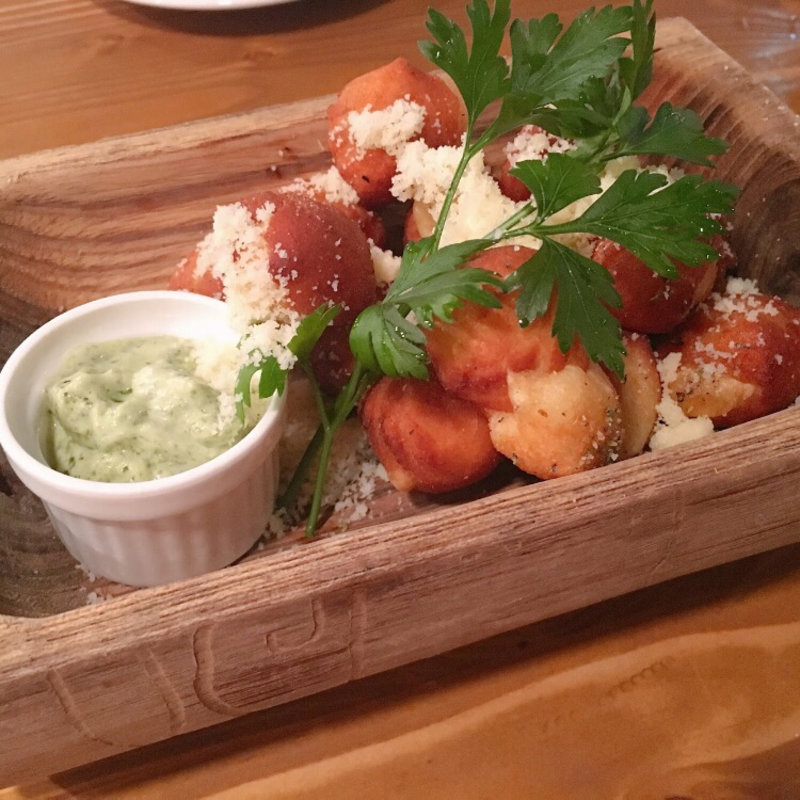 チーズの揚げニョッキ(チーズチーズチーズカフェ)