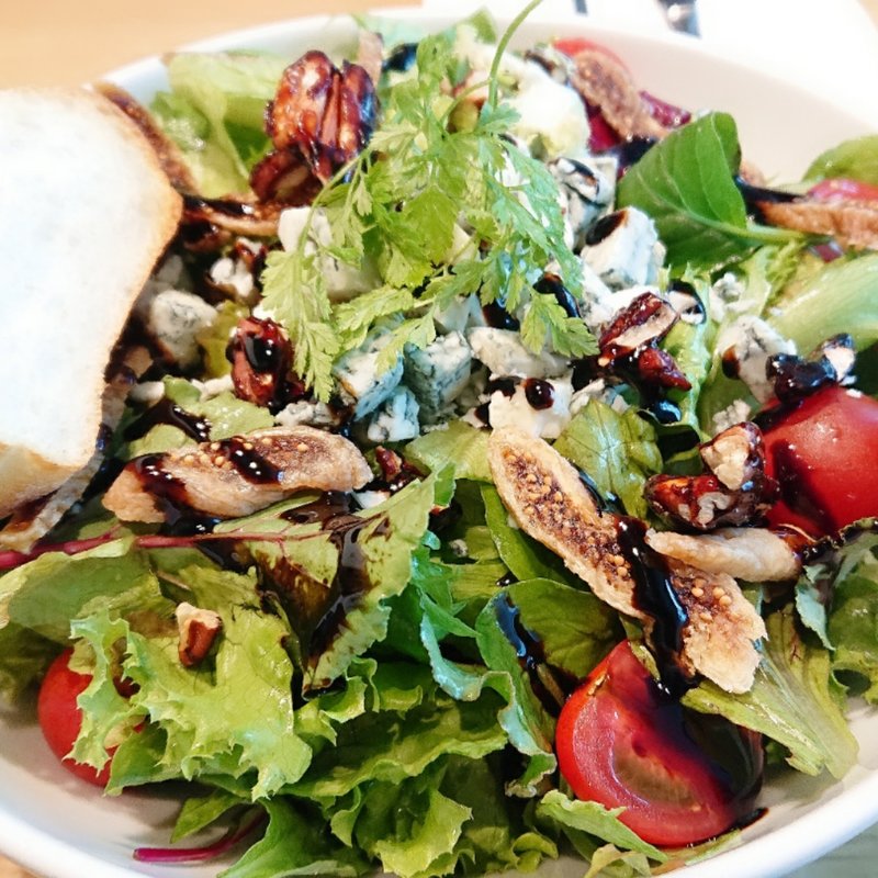 いちじくとブルーチーズのサラダ(ドリンク付き)(CAFE Stylo)