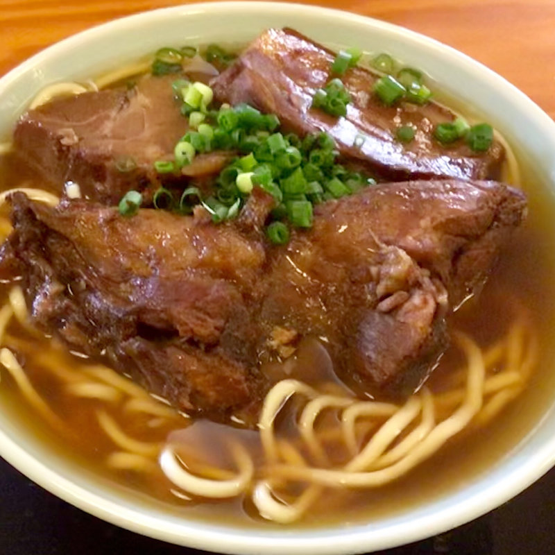 ソーキ入りソバ(田そば  （DEN）)