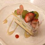 シャインマスカットとストロベリーのショートケーキタルト