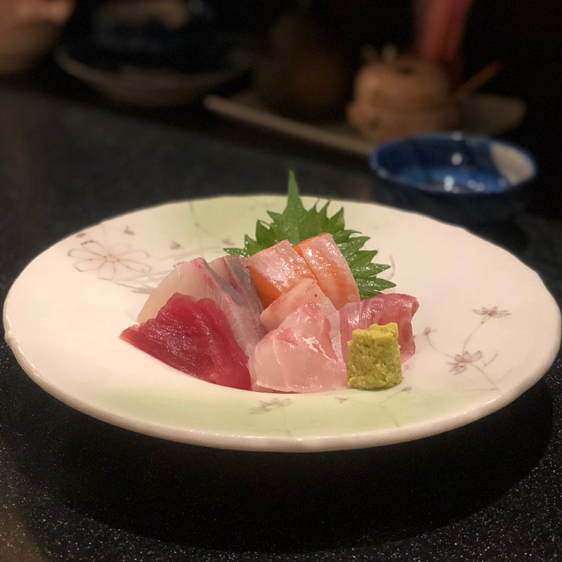 刺盛(信州サーモン、カンパチ、本マグロ、真鯛、イサキ、ハマチ)(酒都和縁 伏見店)