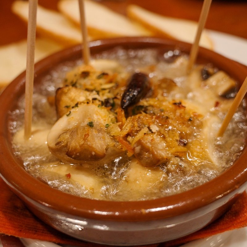 マッシュルームのニンニクオイル焼き 〜シャンピニオーネス〜(オーレオーレ （Ole Ole）)