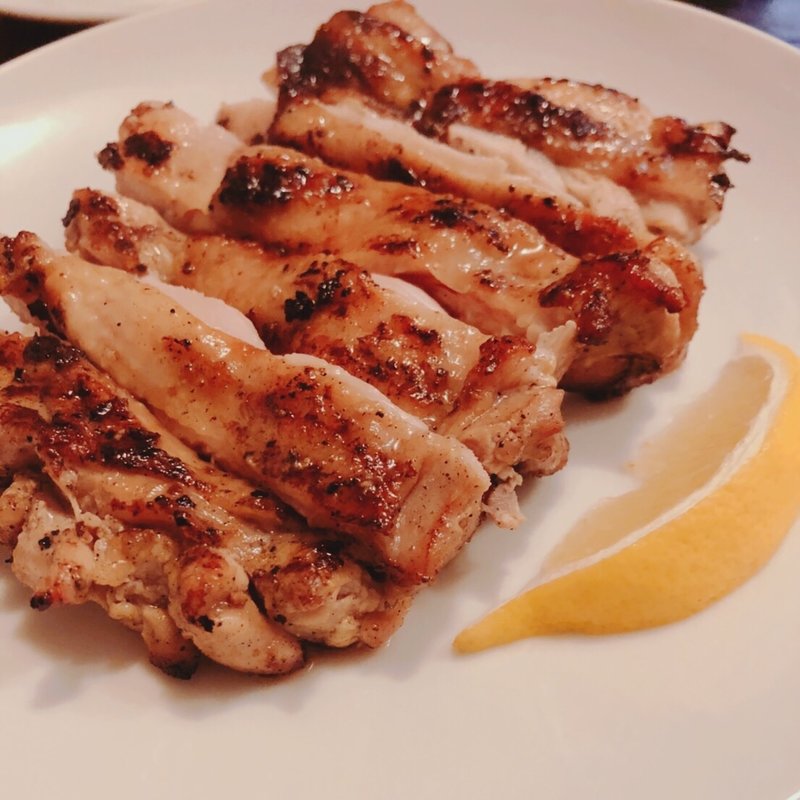 若鶏モモ肉ヨーグルトマリネのグリル(Orphic Bar)