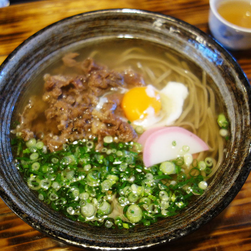 肉そば(味由(あじよし))