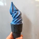 ブルーアーモンド　青いソフトクリーム(FLUNKY PARLOR)