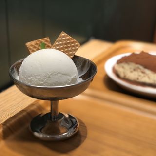 アイスクリーム(ネオ喫茶 KING)