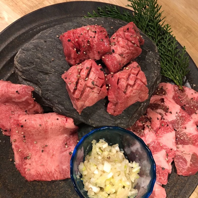 タン食べ比べ(和牛 焼肉 Moo)