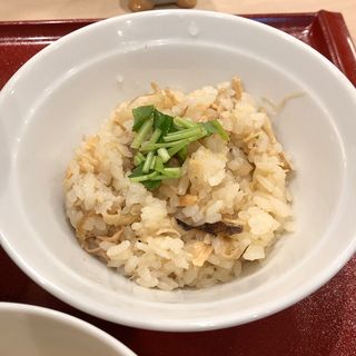 土鍋松茸ごはん(麦と麺助 新梅田中津店)