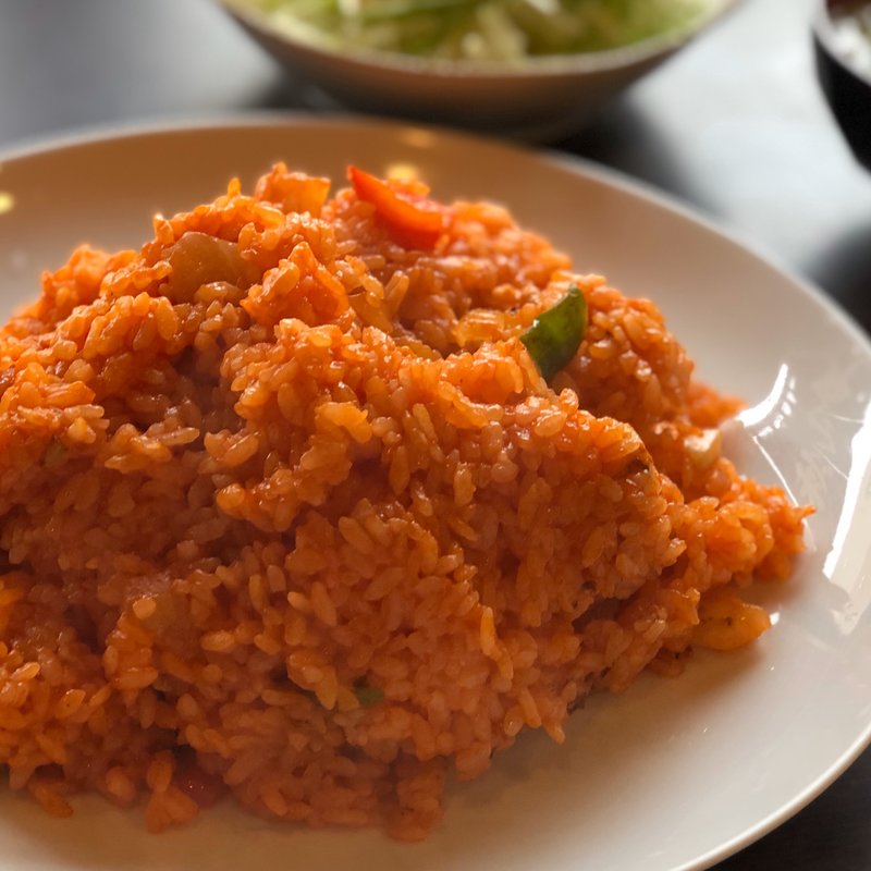 チキンライス ケチャップ多め、大盛りで(秋山食堂 )