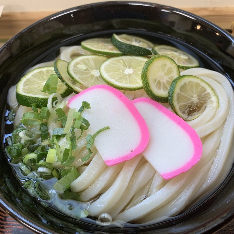 すだち冷かけうどん(さぬきうどん むぎ)