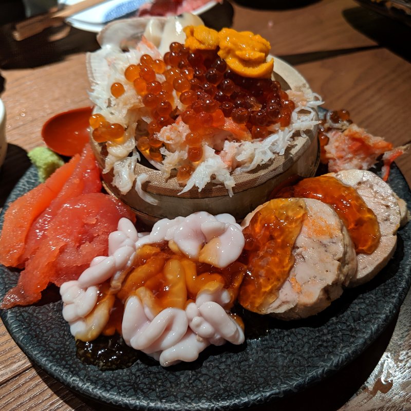 新鮮豪華！！痛風盛り(おでん屋 ずぶ六)